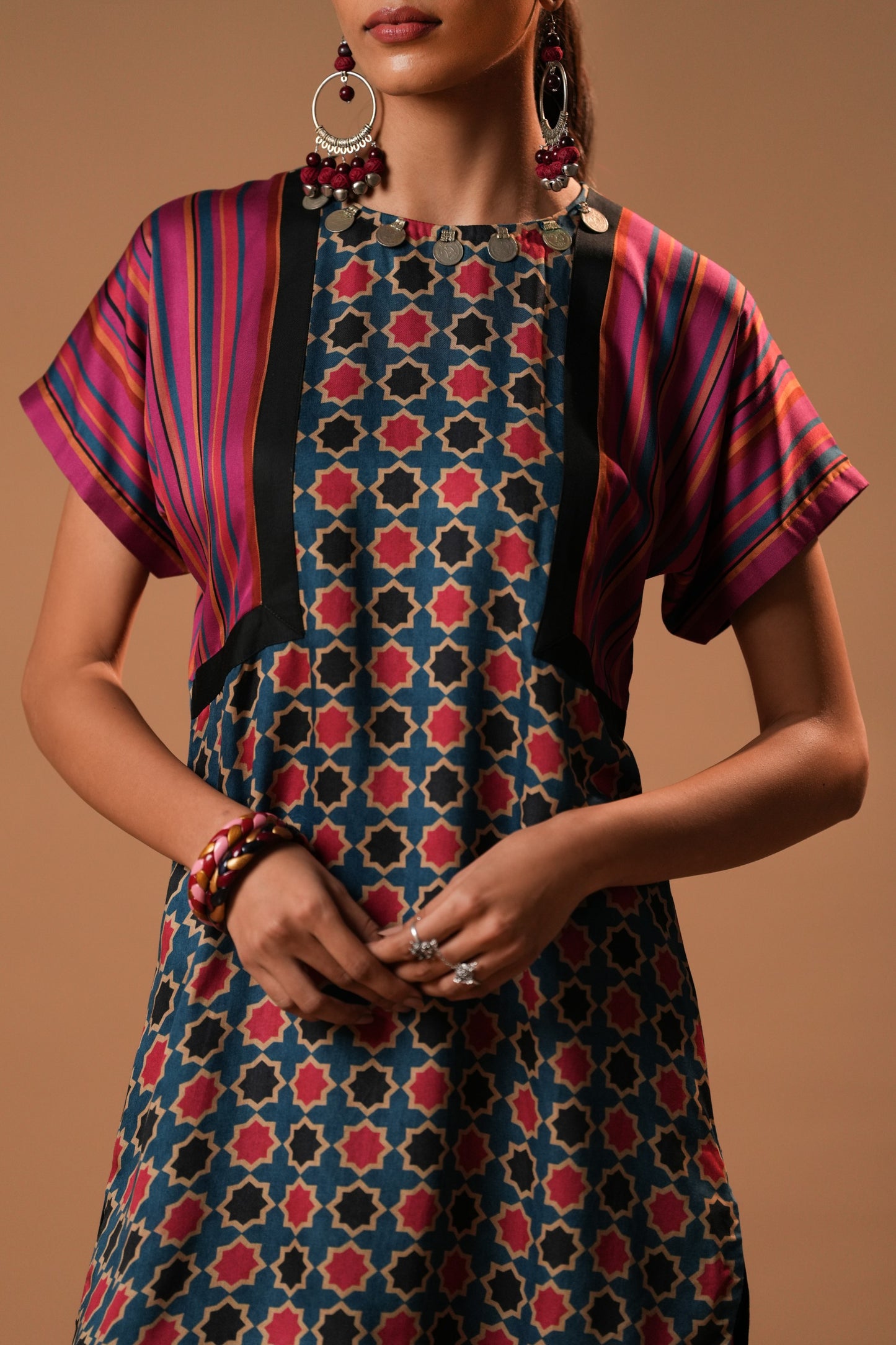 Taarini Geometrical Printed Kurti with Short Sleeves